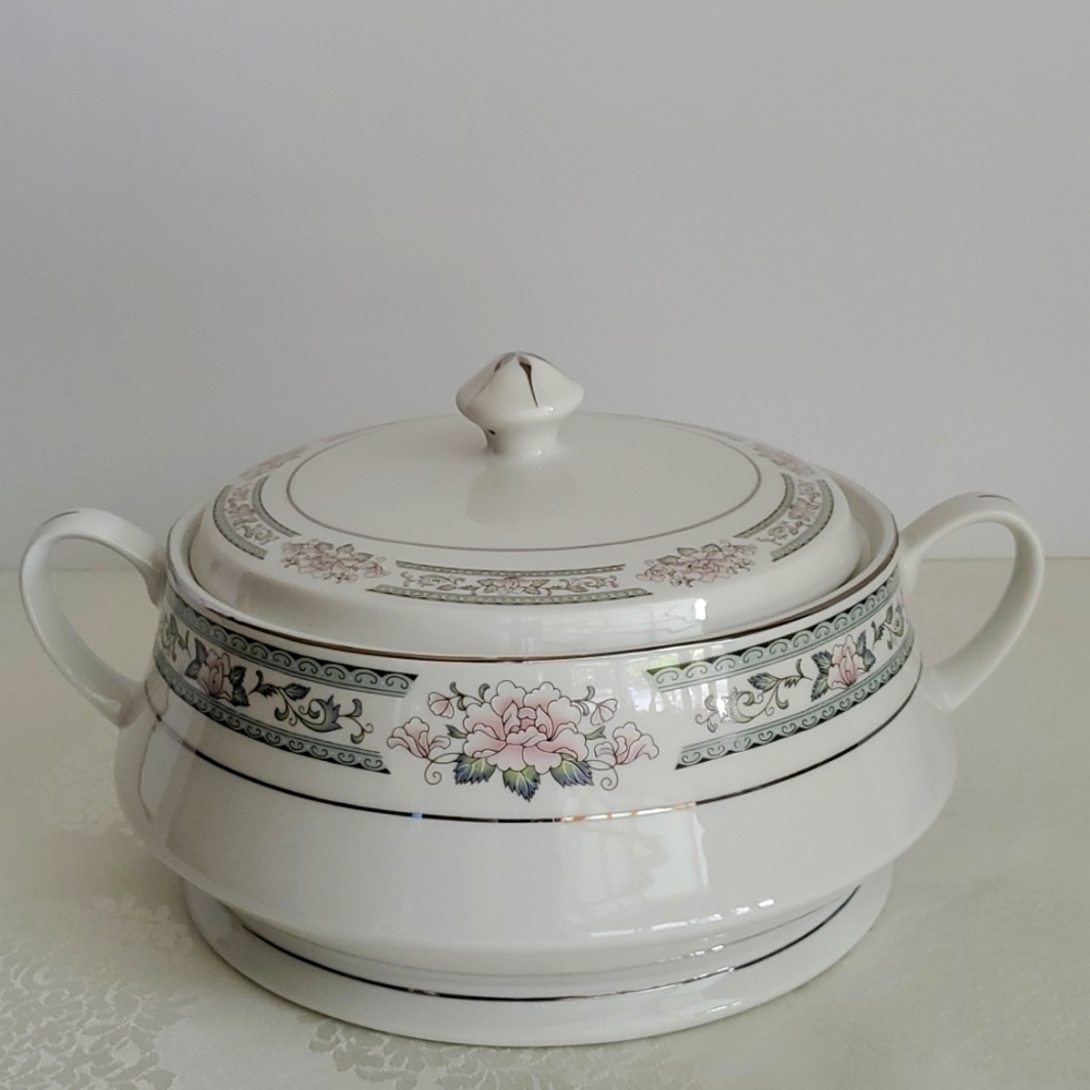 Vintage Lynns Fine China Tureen. White with Light Dry Moss and Medallion Flowers
